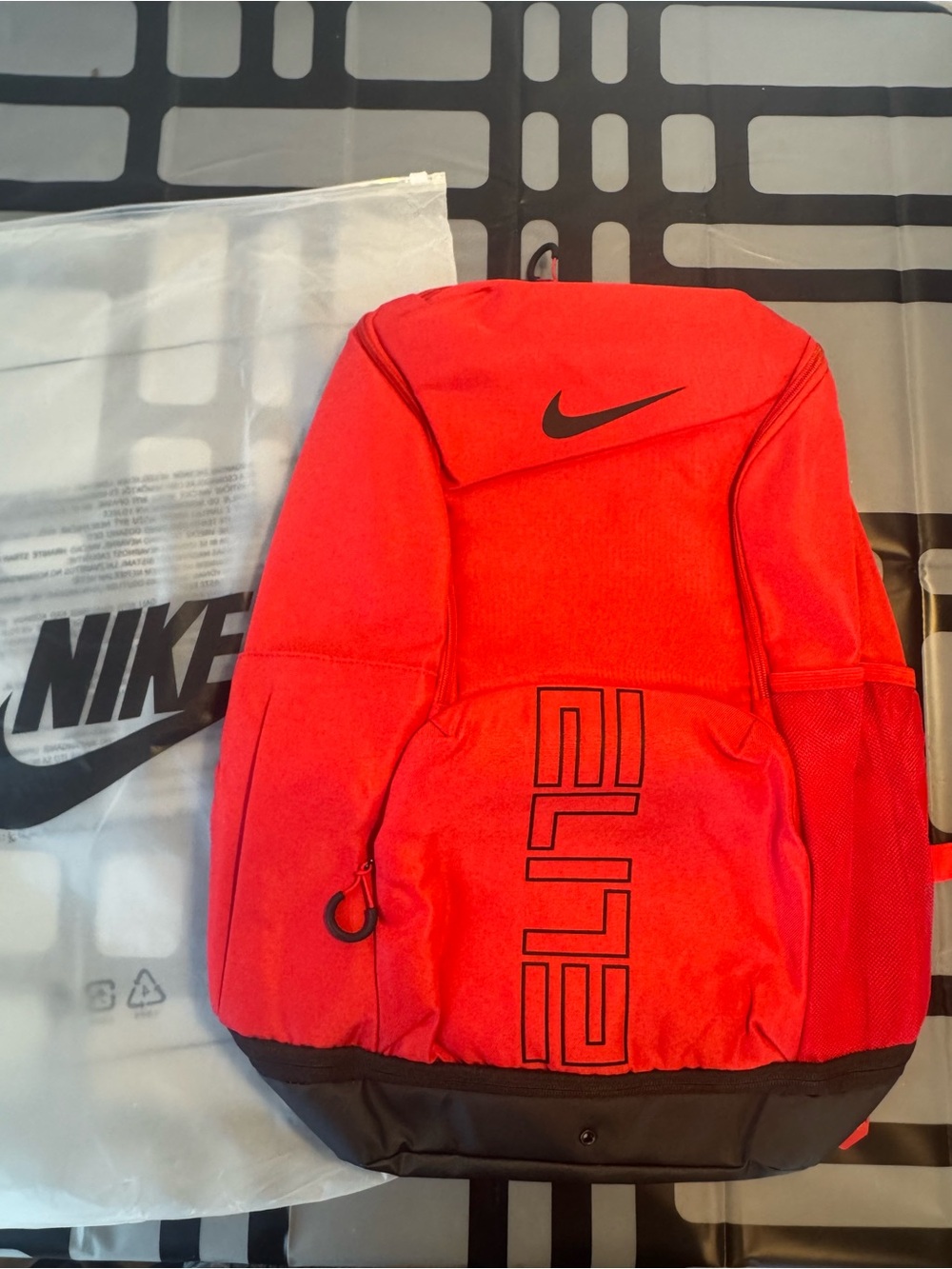 (BRAND NEW) Nike Varsity Elite
Backpack - Red